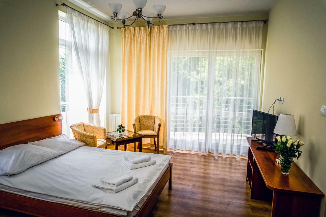 Hotel Hellada Kielce Extérieur photo