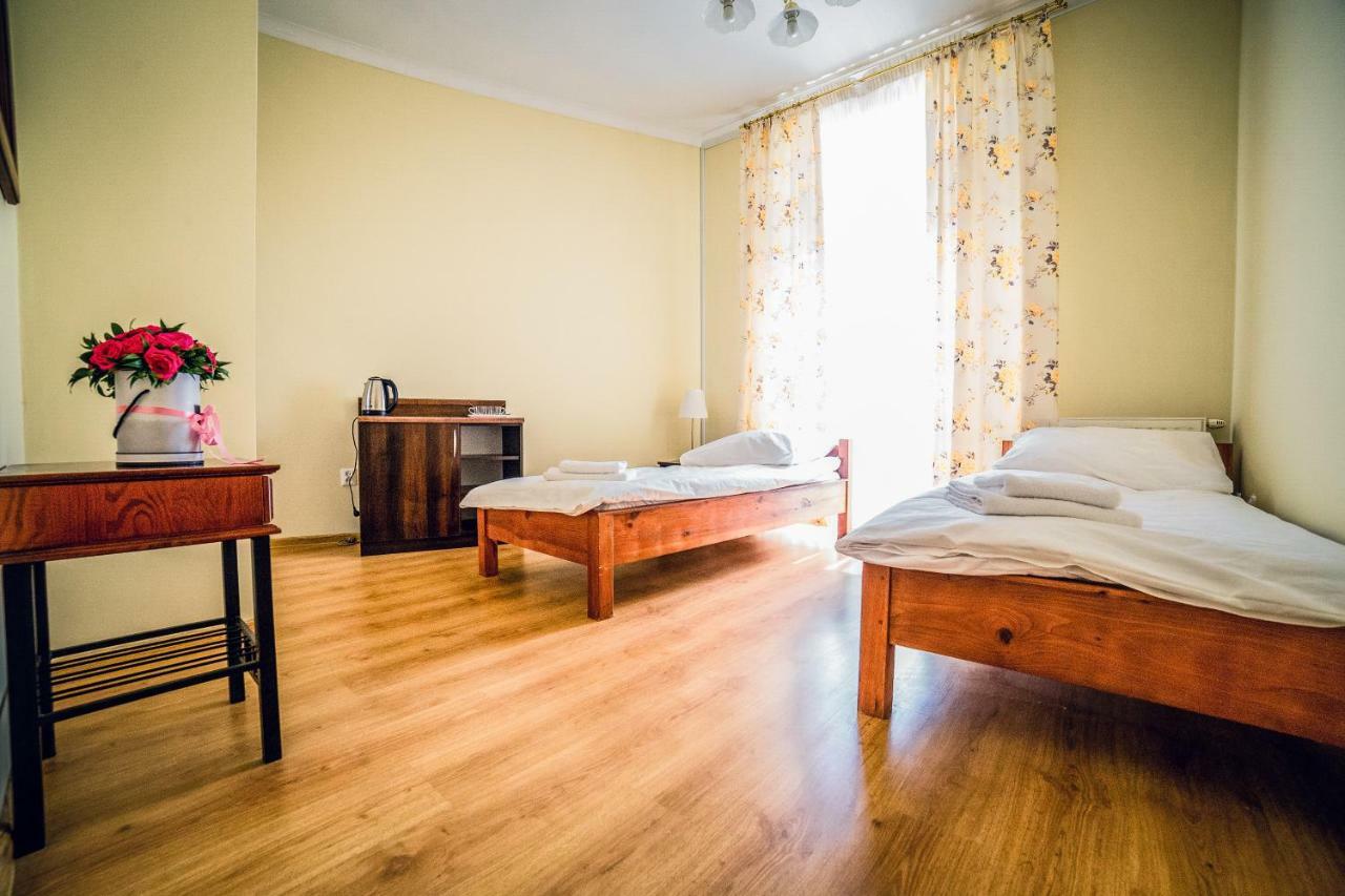 Hotel Hellada Kielce Extérieur photo
