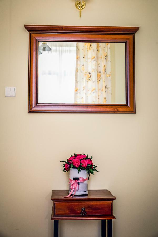 Hotel Hellada Kielce Extérieur photo