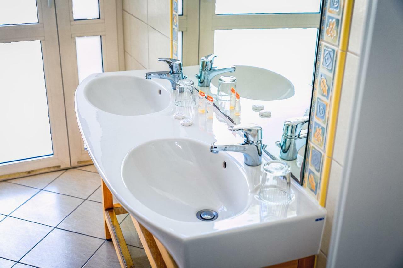 Hotel Hellada Kielce Extérieur photo